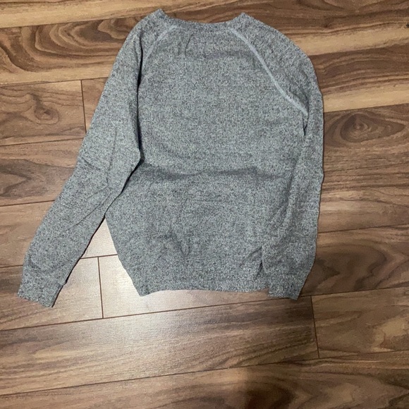 roots crewneck - Picture 2 of 3